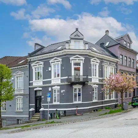 Heimby - 3 Bedroom - Live Stylish In Center Apartmán